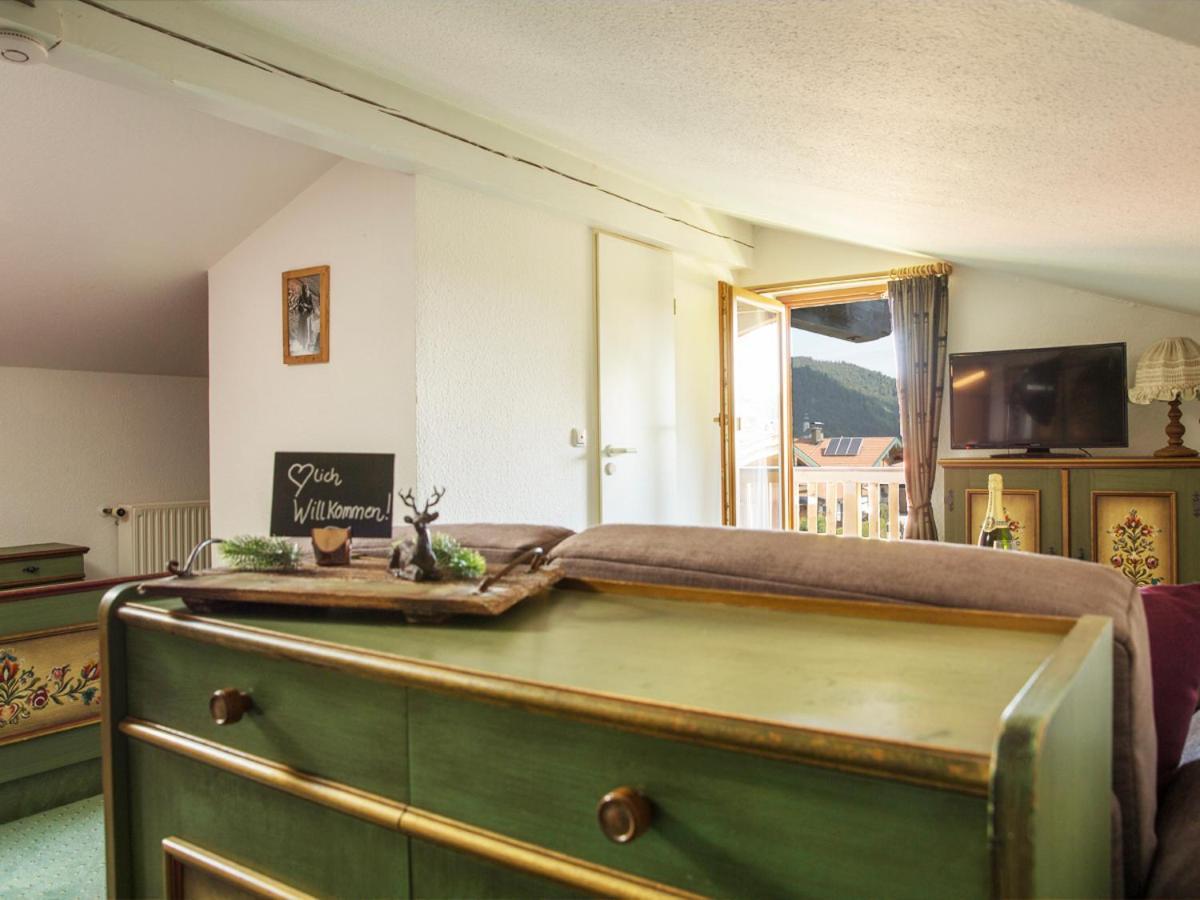 Haus Jaeger Ferienwohnungen Mit Indoor-Pool Inkl. Chiemgaukarte Ruhpolding Zewnętrze zdjęcie