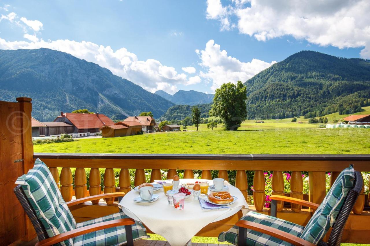 Haus Jaeger Ferienwohnungen Mit Indoor-Pool Inkl. Chiemgaukarte Ruhpolding Zewnętrze zdjęcie