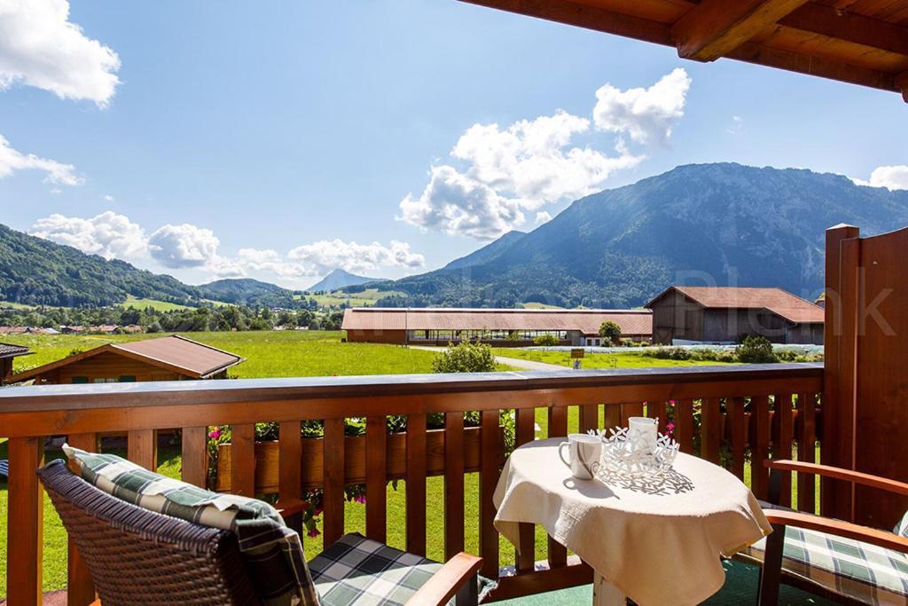 Haus Jaeger Ferienwohnungen Mit Indoor-Pool Inkl. Chiemgaukarte Ruhpolding Zewnętrze zdjęcie